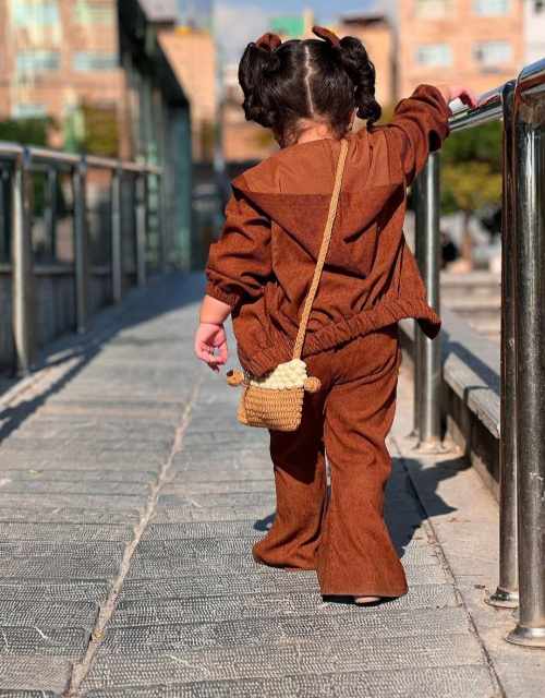 ست سویشرت و شلوار مخمل کبریتی همراه گل سر