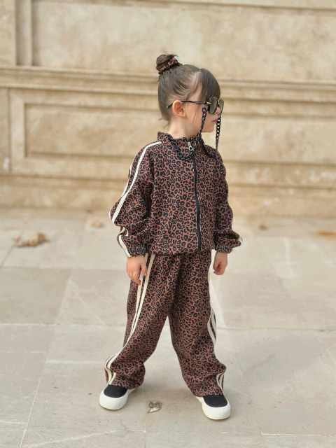 ست سویشرت و شلوار پلنگی جنس مخمل کبریتی